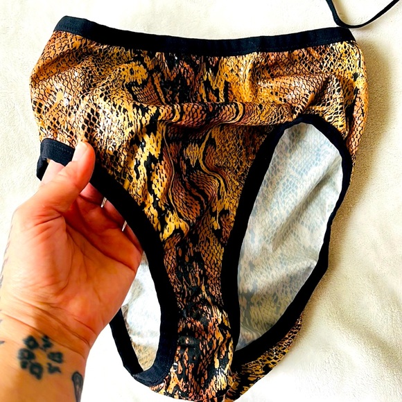 Handmade Snake String Bikini - Picture 4 of 4